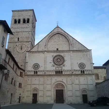 Il Cortile Di San Rufino * Asís