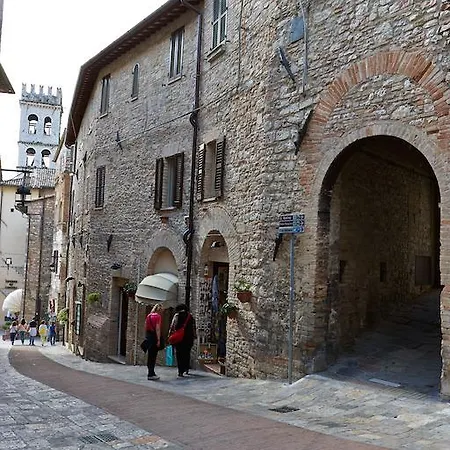 Il Cortile Di San Rufino * Asís